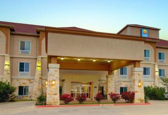 Comfort Inn & Suites allows 18 year olds to book a room