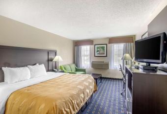 Quality Inn Waynesboro - Skyline Drive has Smoking rooms