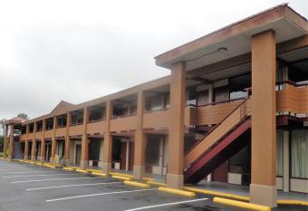 Knights Inn Ashland Va has Smoking rooms