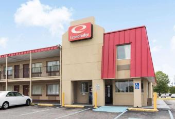 Econo Lodge Town Center has Smoking rooms