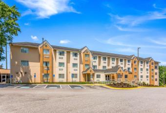 Quality Inn Chester - South Richmond has Smoking rooms