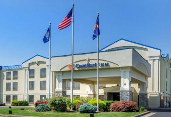 Comfort Inn allows 18 year olds to book a room