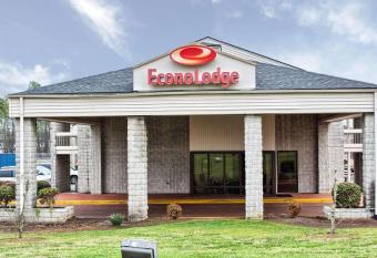 Econo Lodge Richmond has Smoking rooms