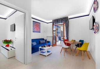 Maison Iolanda has Balcony rooms