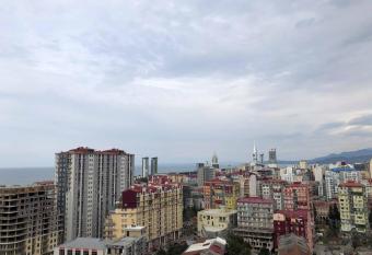 Mir Apartament 2 has rooms with a private hot tub