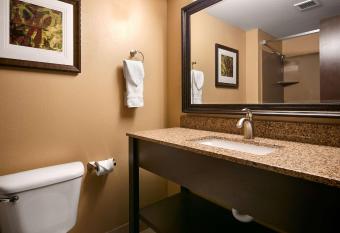 Best Western Woodland Inn allows 18 year olds to book a room