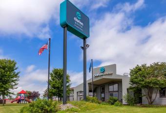 Clarion Pointe Tomah allows 18 year olds to book a room