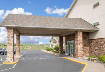 Sleep Inn & Suites Conference Center allows 18 year olds to book a room