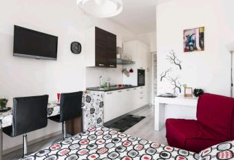 Nice studio apartment has Balcony rooms