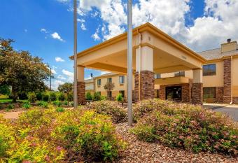 Comfort Inn & Suites Black River Falls I-94 allows 18 year olds to book a room