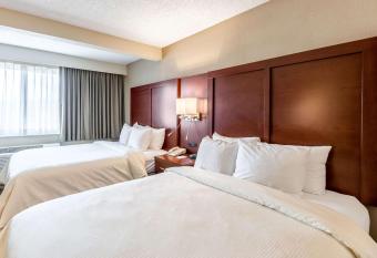 Clarion Inn Harpers Ferry-Charles Town allows 18 year olds to book a room