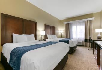 Comfort Inn and Suites Near University of Wyoming allows 18 year olds to book a room