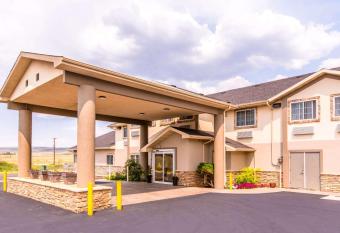 Quality Inn and Suites University allows 18 year olds to book a room