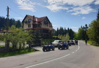 FOX VALLEY VILLA has Balcony rooms