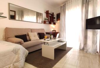 AT La Casa de los Molinos allows 18 year olds to book a room