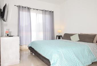 Carlota Guest House has Balcony rooms