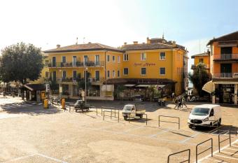 Hotel Alpino has Balcony rooms