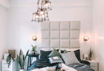 Soderberg ( Near Airport | 50mbps Wifi | Netflix ) has Balcony rooms