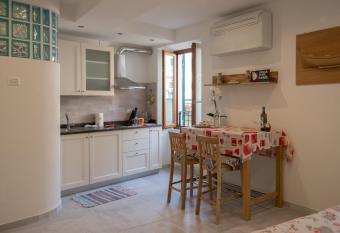 Ventu de Ma allows 18 year olds to book a room