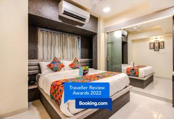 Hotel Radana Vashi Navimumbai allows 18 year olds to book a room