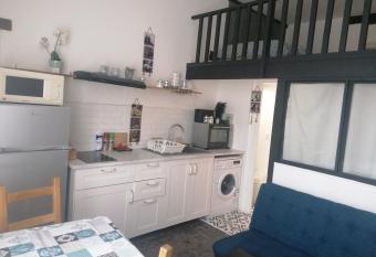 Le charme du bois has Balcony rooms