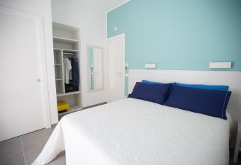 White Asses Rooms has Balcony rooms