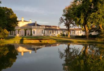 CHASSE-SPLEEN Les Chambres allows 18 year olds to book a room