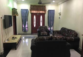 CM HOMESTAY has Balcony rooms