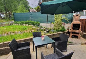 Apartament Rustic allows 18 year olds to book a room