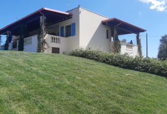 Mariam Holiday House has Balcony rooms