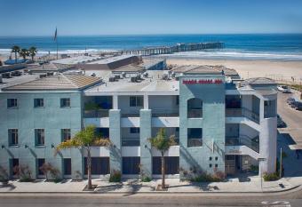 Beach House Inn & Suites has Balcony rooms