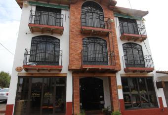 Hotel Real de la Sierra allows 18 year olds to book a room