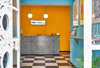 Hostal Americana allows 18 year olds to book a room