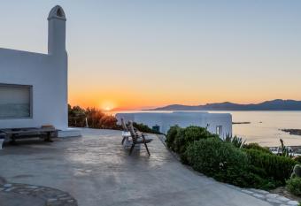 Aegean View Apartments Mykonos allows 18 year olds to book a room