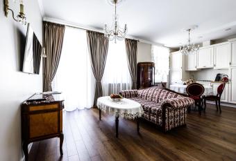 Nostalgia Apartment has Balcony rooms