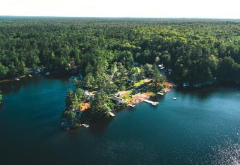 The Trace at Oak Lake (19+) has Balcony rooms