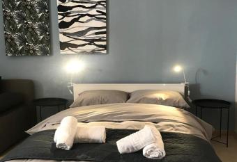 KALAMATA CITY CENTER STUDIO has Balcony rooms