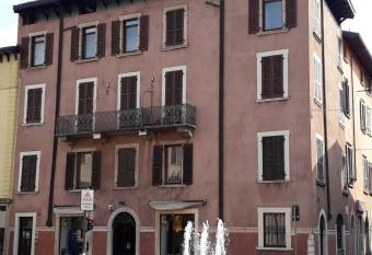 Casa Regina allows 18 year olds to book a room