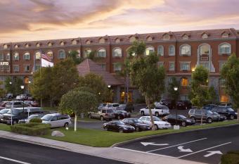 Ayres Suites Yorba Linda/Anaheim Hills allows 18 year olds to book a room