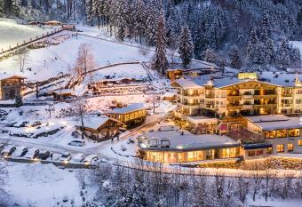 Alpin Family Resort Seetal has Balcony rooms