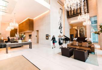 Hyatt Vancouver Downtown Alberni allows 18 year olds to book a room