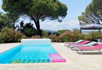 Villa Andr  e has Balcony rooms