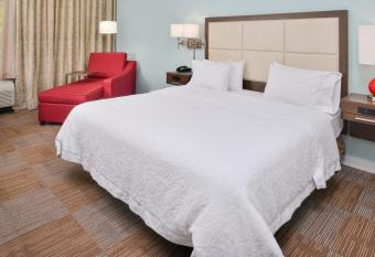 Hampton Inn Daytona/Ormond Beach allows 18 year olds to book a room