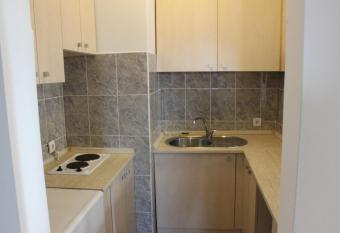 Hotel Beograd - Yu has rooms with a private hot tub