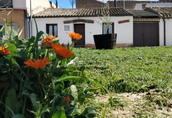 La mimosa has Balcony rooms