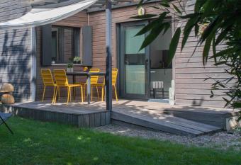 L Eden Weiss allows 18 year olds to book a room