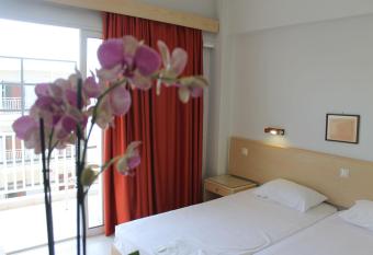 Hotel Savoy has Balcony rooms