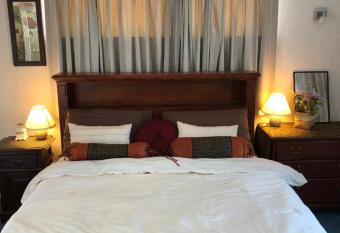 A Cozy Room with It s Own Privacy allows 18 year olds to book a room