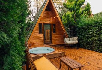 Sapanca Sahil Bungalow allows 18 year olds to book a room