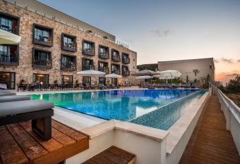 Kedem Hotel - Adults Only allows 18 year olds to book a room